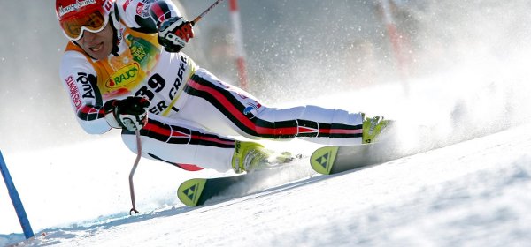 Jean- Baptiste Grange kan deelname aan de Olympische Winterspelen van Vancouver op zijn buik schrijven. De Franse skier kampt met een knieblessure.